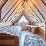 Holiday home Jarogowka Stylowy Dom Goralski